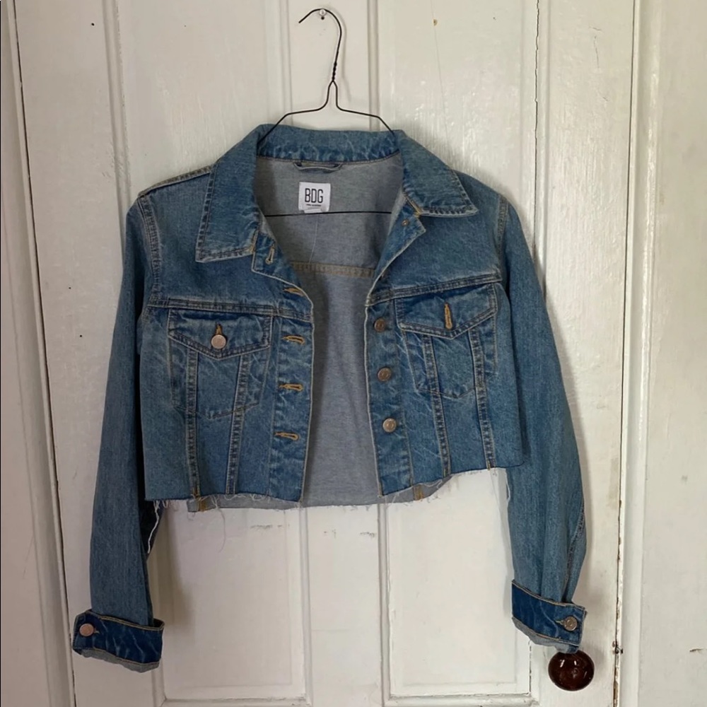 Cropped denim jacket